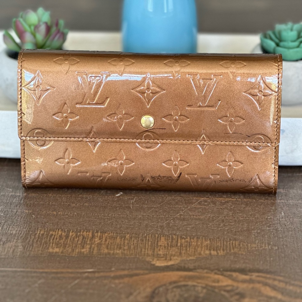 Louis Vuitton Vernis Patent Leather Tri-Fold Continental Wallet